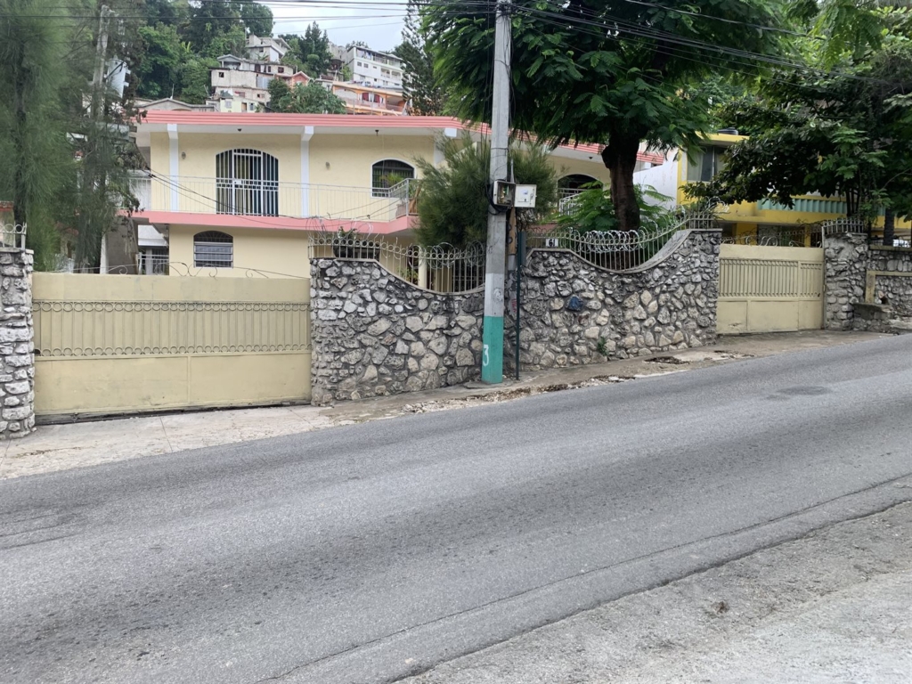 Pelerin 3, Route de Kenscoff #61, Port-au-Prince, Pétionville, Pèlerin HT6142